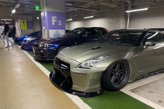 TOKYO PREMIUM CAR TOUR: Daikoku PA & Japan’s Amazing JDM Car Meet - A-PIT Super Autobacs: where the car-fan shopping energy clicks