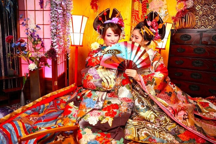 Tokyo: Private Makeover Photography Studio in Luxury Kimono - Why an Oiran-Style Kimono Makeover in Asakusa Feels Different