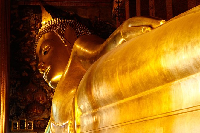 Top 3 Must-see Temples in Bangkok Private Tour [Optional Luxury] - Stop 1: Wat Traimit (Temple of the Golden Buddha) and the Photo Moment