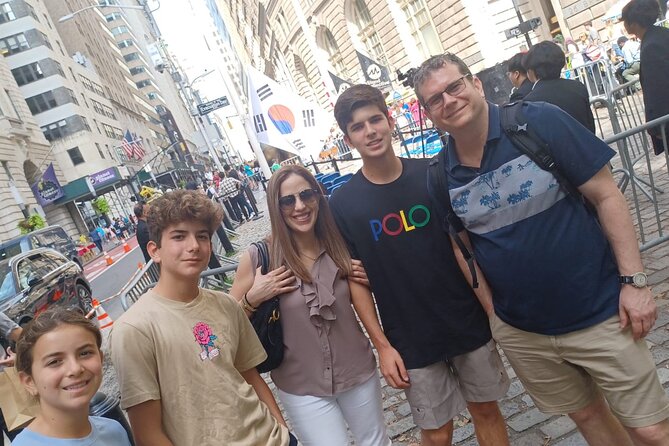 Top Rated Luxury Private VIP Tour by vehicle, Select 3 or 5 hours - Crossing into Brooklyn: Brooklyn Bridge and the skyline payoff from Brooklyn Heights
