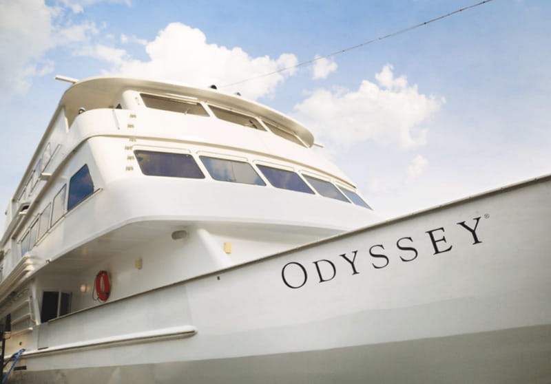 Toronto: Premium Harbor Cruise with Lunch, Brunch, or Dinner - Drinks and Music: Cash Bar Reality and the DJ Factor