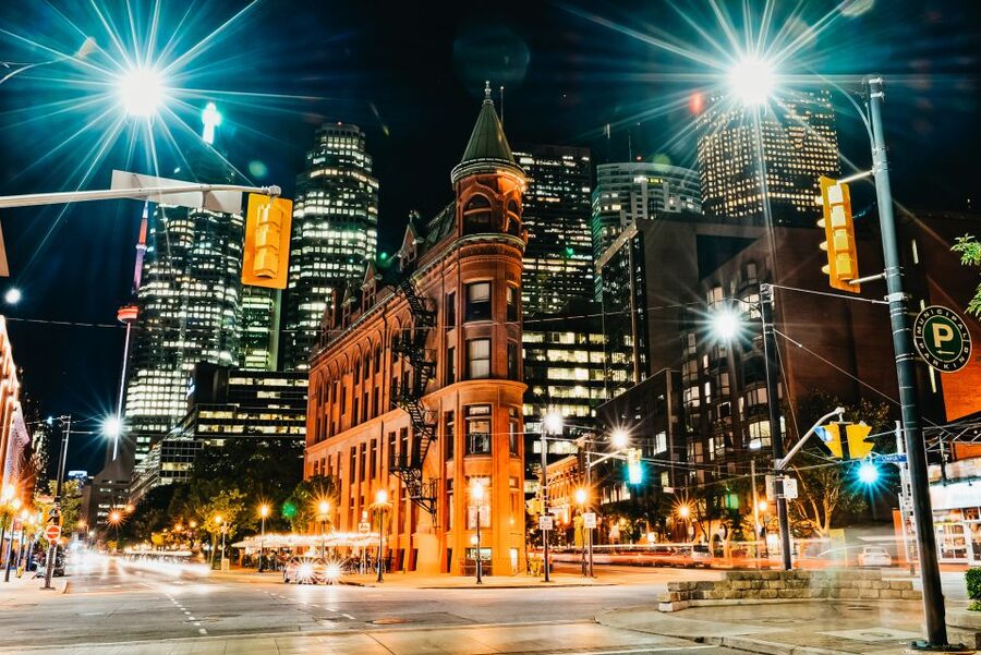 Toronto: Premium Night Driving Tour with Tower Entry - Downtown pickup and the Mercedes Metris comfort check