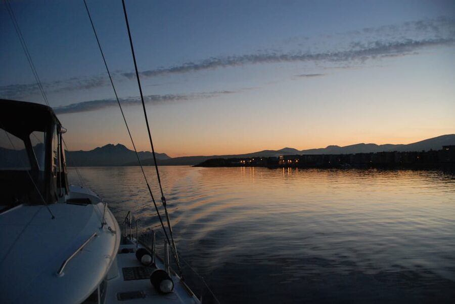 Tromsø: Fjord and Islands Luxury Catamaran Cruise - Price and timing: does $208 for 3 hours feel fair?