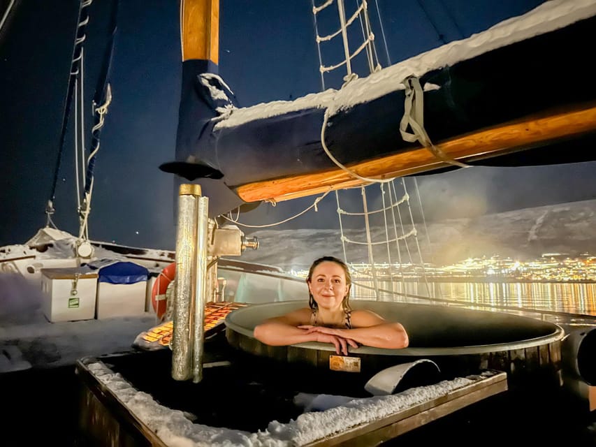 Tromso: Luxury Northern Lights Cruise with Hot Tub & Dinner - Stella Oceana: A small-group luxury yacht for aurora night