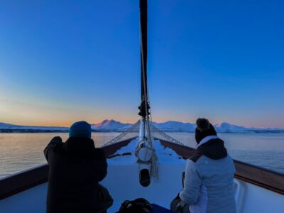 Tromsø: Luxury Polar Fjord Cruise w/ Hot Tub & Polar Plunge - Warm lunch and a hot drinks bar: reindeer soup comfort without fuss