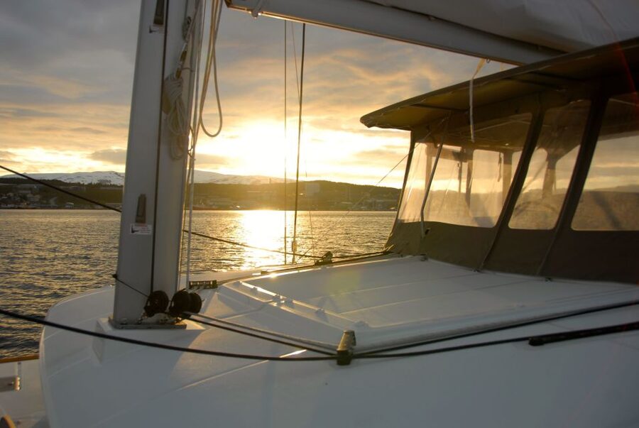 Tromsø: Midnight Sun Cruise in a Luxury Catamaran - Optional fishing moments: When the crew turns conditions into activities