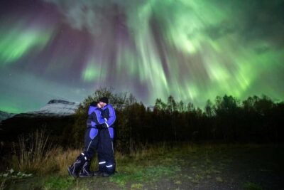 Tromsø: Premium Northern Lights Chase with Free Photos - Meeting at Scandic Ishavshotel and getting warm fast