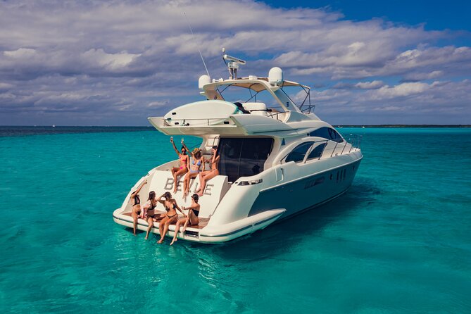 Tulum All Inclusive 4h – Luxury 58' Azimut Yacht - Lunch and drinks: chef-made a la carte plus unlimited premium open bar