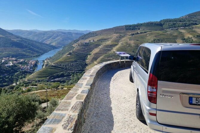 VALE DOURO, Premium Wine Tour, Wine Lunch, Private Boat - N222 road time and viewpoint stops: the photo plan that matters