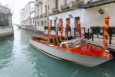 VIP Luxury Chauffeur Service – Venice to Dolomites, Cortina - Onboard comfort: WiFi, water, and small perks that reduce stress