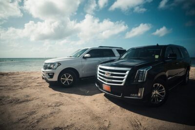 VIP Luxury SUV Airport Transfer - Meeting at AUA: Name Sign, Lobby Pickup, and Luggage Help