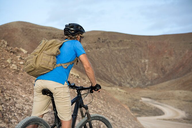 Volcanic Discovery PREMIUM eBike Tour: 35 km - Arriving in Corralejo and setting expectations