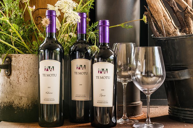 Waiheke island Wine Tours - PREMIUM wine tasting MAX 11 clients ! - Guides make the difference: Oliver, Glenn, and Melita