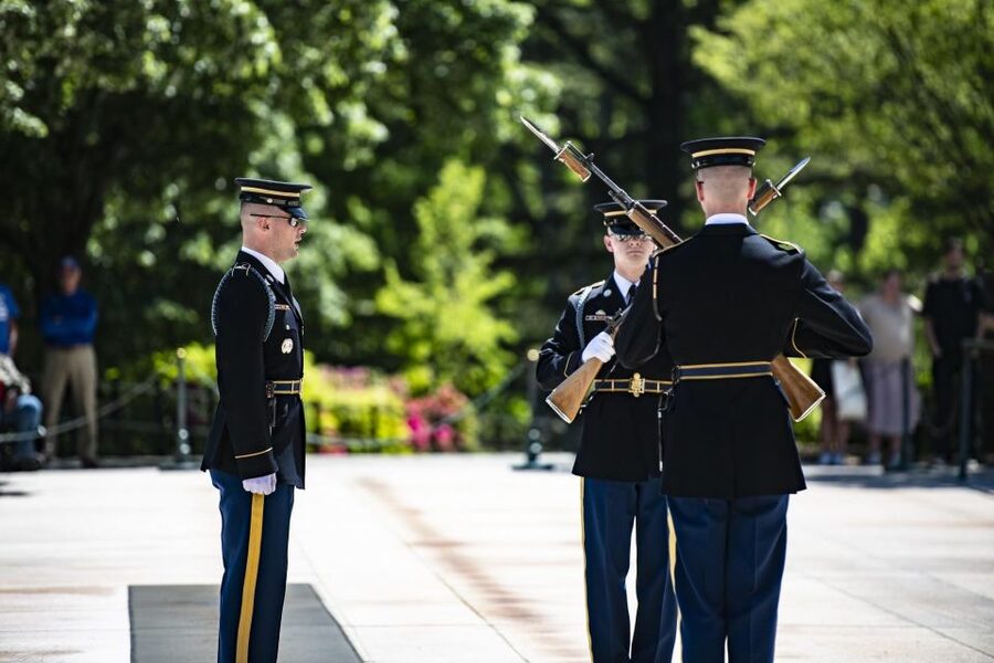 Washington DC: Private Tour with Luxury Vehicle - Wheelchair and stroller-friendly touring, built around real movement