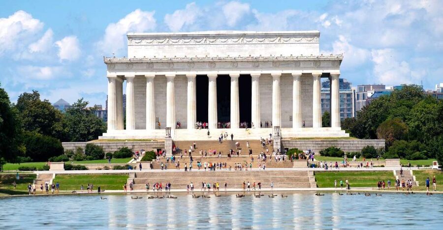 Washington DC: Private Tour with Luxury Vehicle - Lafayette Square to the White House: starting with the right viewpoint