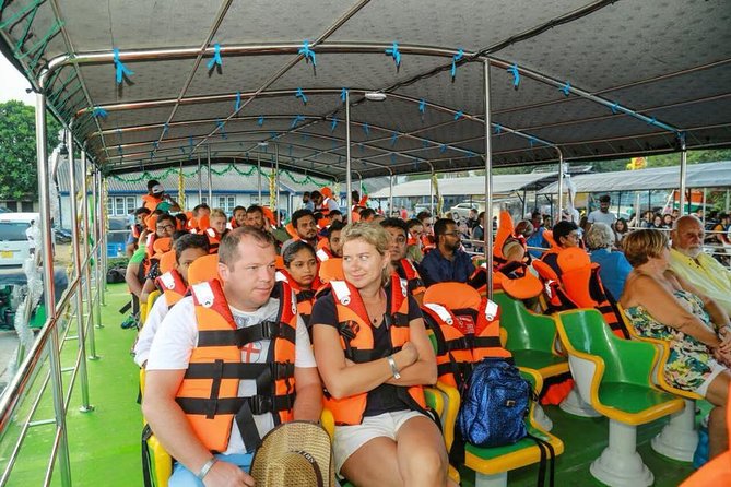 Whales and Dolphins Watching-Luxury Super Grade Cruiser(Hotel Pick up offered) - A bright start at Mirissa Beach (with optional Galle pickup)