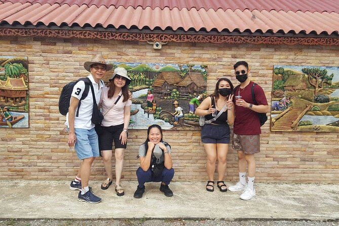 Wheelchair & Luxury Tour to Floating & Railway Markets - A day trip that trades Bangkok traffic for two real market worlds