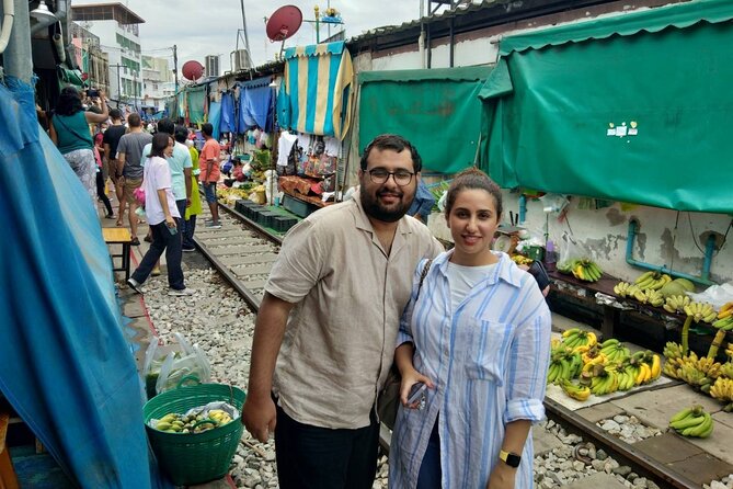 Wheelchair & Luxury Tour to Floating & Railway Markets - Damnoen Saduak Floating Market: motorboat views and river-level life
