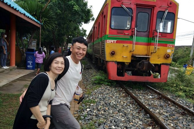 Wheelchair & Luxury Tour to Floating & Railway Markets - Timing and pacing: what an 8-hour day really feels like