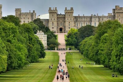 Windsor Castle Half Day Trip from London by Luxury Coach - Arriving at Windsor: Pre-Booked Tickets and the Security Check