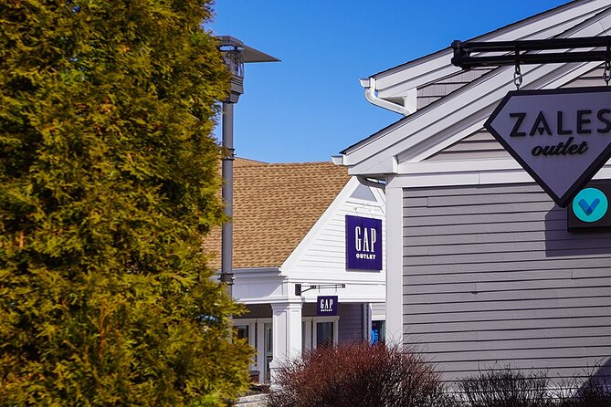 Woodbury Common Premium Outlets Shopping Tour from Midtown - Booking and Practical Essentials You Should Know