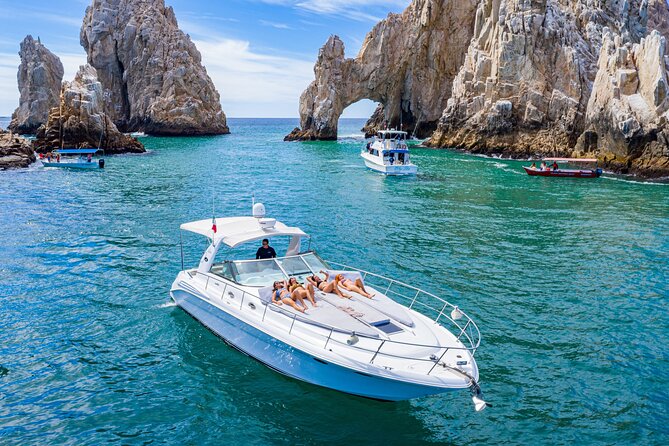 Your Own Private Luxury Yacht Experience in Cabo San Lucas - The crew experience: who you’ll be putting your day in the hands of